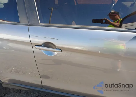 2018 Mitsubishi Outlander Sport 2.4 Se z USA, uszkodzony, nr VIN JA4AP3AW6JZ036299